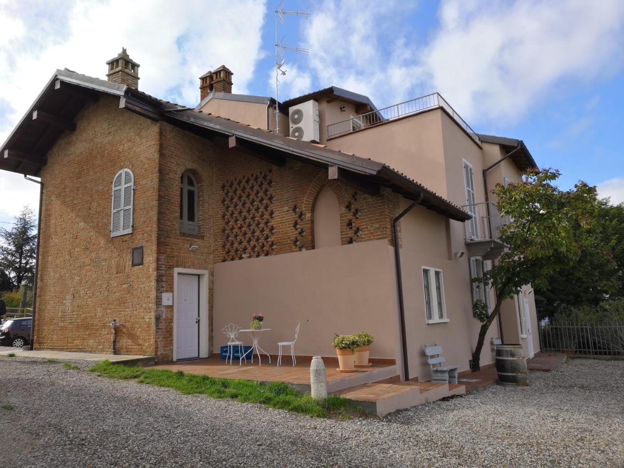 700Enolocanda Santa Giuletta Luaran gambar