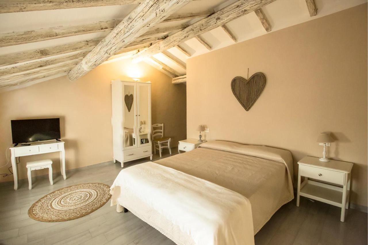 700Enolocanda Santa Giuletta Luaran gambar